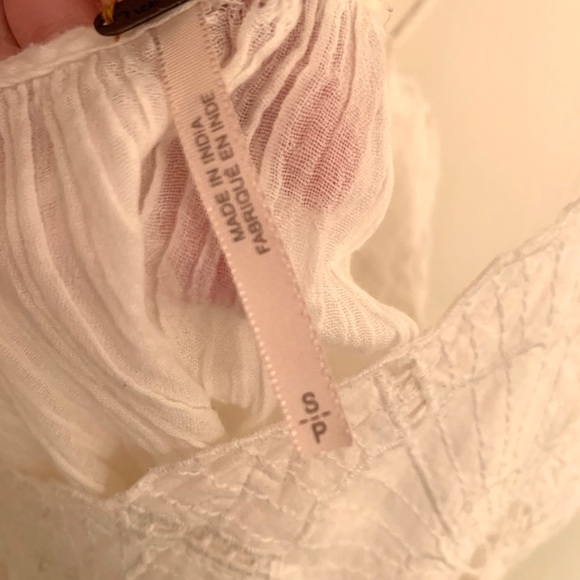 Free people white tank. Looks new - Picture 3 of 3